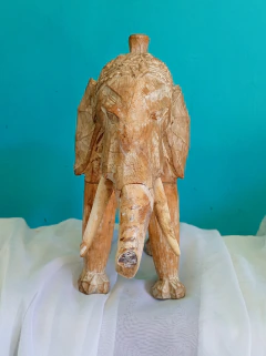 Imagem do Elefante Esculpido em Madeira Maciça Rústico - Índia