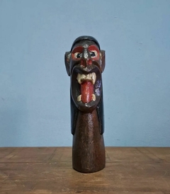 Antiga Carranca Decorativa em Madeira