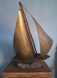 Imagem do Magnífica e Grande Vela Oceânica em Bronze e Madeira