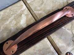 porta toalha com base em madeira nobre rustica - comprar online
