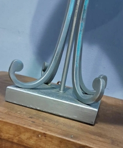 Imagem do Antiga Luminária de Mesa / Abajur em Metal e cupula de Tecido