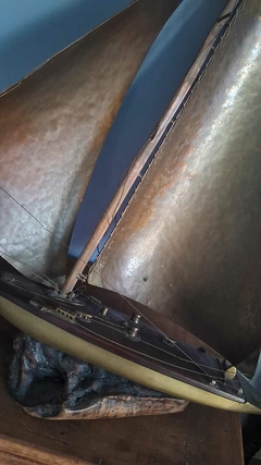Magnífica e Grande Vela Oceânica em Bronze e Madeira - comprar online