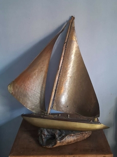 Magnífica e Grande Vela Oceânica em Bronze e Madeira