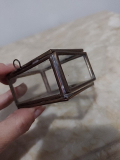 Porta Jóias Antigo em Vidro e Latão - Achados e Encantos