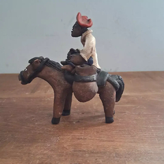 Arte Popular | Homem a Cavalo com Cestas | em Cerâmica - comprar online