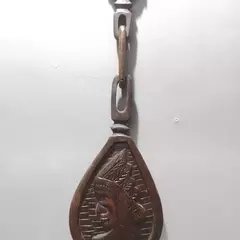 Placa Decorativa Antiga Esculpida Em Madeira Indígena