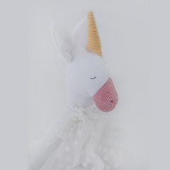 Helena, a unicórnio