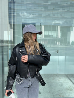 Campera Over Black - MINTA