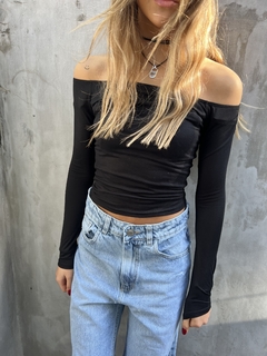 Remera Shoulder en internet