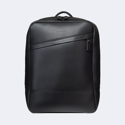 mochila de couro para notebook modelo vespucci em couro preto com design minimalista
