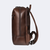 mochila de couro para notebook de 15.6 polegadas modelo vespucci texas vista pela lateral com alças acolchoadas