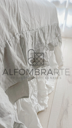Pie de cama con volados GRIS CLARO - comprar online