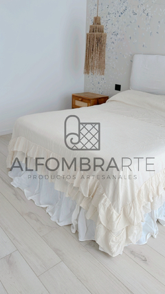 Pie de cama con volados NATURAL