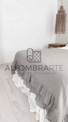 Pie de cama con volados GRIS ELEFANTE - comprar online