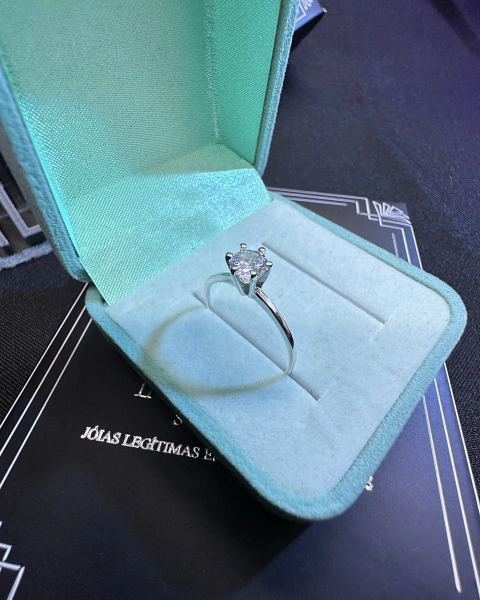 Anel Solitário de prata 925 modelo BRILHANTE cravejado com uma pedra de zircônia 5mm