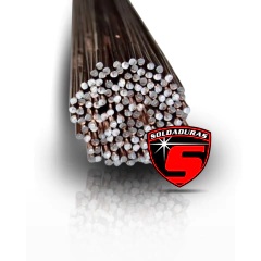 Varilla TIG 58 HRC 1.4718 de 2.4 mm, con un extremo expuesto y varias varillas apiladas en un fondo difuminado.