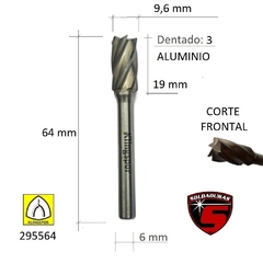 Fresa cilíndrica de corte frontal, fabricada en aluminio, con medidas de 9.6 mm de diámetro, 19 mm de largo y 64 mm de longitud total. Presenta tres dientes para un corte eficiente.