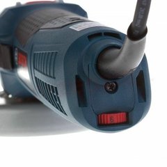 La amoladora Bosch GWS 17-125 CIE de 1700W tiene velocidad variable y un disco de 125 mm. Es perfecta para trabajos de corte, desbaste y lijado en distintos materiales.