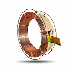 El alambre EM12K Kiswel (Cod KD42320K) tiene un diámetro de 3,2 mm y viene en una presentación de 25 kg. Es ideal para soldaduras de alta resistencia y proporciona una excelente calidad en trabajos industriales.