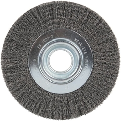 El cepillo BR 600W plano rizado Klingspor de 150 x 25 x 0.3 mm está diseñado para trabajos de desbaste y limpieza en metales, asegurando eficacia y durabilidad en cada uso.