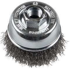 El cepillo BT 600 W Copa Rizado Hierro Klingspor está diseñado para ofrecer un acabado de alta calidad en superficies metálicas, con un  diámetro de 115 mm 