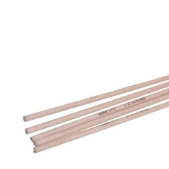 El electrodo Alum Castolin 2101 es ideal para soldaduras de aluminio, proporcionando una excelente adherencia y resistencia. Su presentación en barra de 3.2 mm facilita su uso en trabajos de alta calidad.