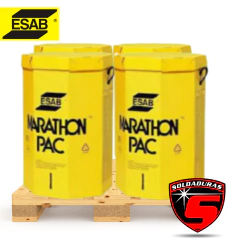 Pack de tambores amarillos de soldadura Marathon Pac de ESAB, apilados sobre un pallet de madera.