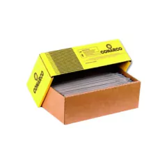 El Electrodo Conarco 24 es un electrodo de alta calidad diseñado para procesos de soldadura. Con un diámetro de 4.00 mm, ofrece una excelente estabilidad de arco y una penetración uniforme