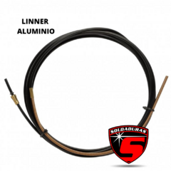 La sirga de teflón negra Ø 2.5 x 4 mts con liner de aluminio es resistente y flexible. 
