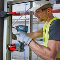 La llave de impacto GDX 18V-200 SB de Bosch cuenta con un motor potente de 18V