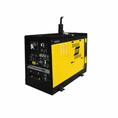 La motosoldadora Origo 551D EDW 380V, con código 740396, está diseñada para ofrecer un rendimiento superior en soldaduras de alta demanda. 