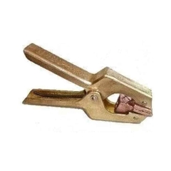 Pinza de masa Helictor 600, herramienta robusta para conexiones eléctricas en soldadura.