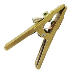 Pinza de masa MB 500 para soldadura, de color dorado, con diseño de abrazadera.