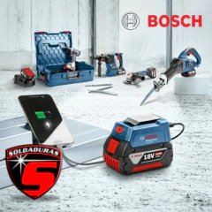 El cargador USB Bosch GAA18V-24N convierte baterías de 18V en una fuente de energía portátil, viene con puertos USB y es ideal para cargar celulares y otros dispositivos electrónicos.