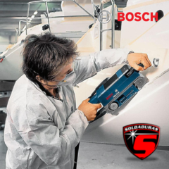 La lijadora de banda GBS 75 AE Bosch cuenta con un ancho de banda de 75 mm. Su motor de alto rendimiento y sistema de ajuste de velocidad ofrecen resultados precisos y rápidos.
