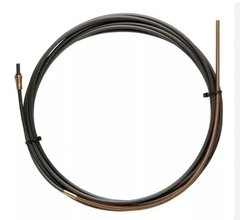 La sirga de teflón negra Ø tiene un diámetro de 2.5 mm y una longitud de 4 metros. Es ideal para aplicaciones que requieren alta resistencia y deslizamiento suave.