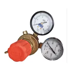 La válvula reguladora Argo/Mix con 2 manómetros Cod VALR-326 permite un control preciso de la presión de gases. Su diseño resistente garantiza un uso seguro 