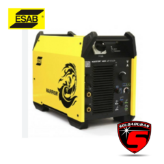 Máquina de soldadura KIT WARRIOR 400 de ESAB, con diseño amarillo y logotipo de la marca, mostrando los conectores y controles en la parte posterior.