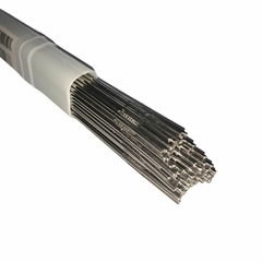 La varilla Weld ER 316 L Ø es una aleación de acero inoxidable ideal para soldadura en ambientes corrosivos. Su diámetro de 3.20 mm y su presentación en 5 kg garantizan un trabajo eficiente y de alta calidad.
