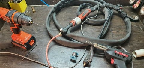 La reparación de torcha TIG incluye revisión completa, cambio de piezas dañadas y ajuste del sistema 