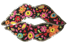 190 Boca con flores bordadas