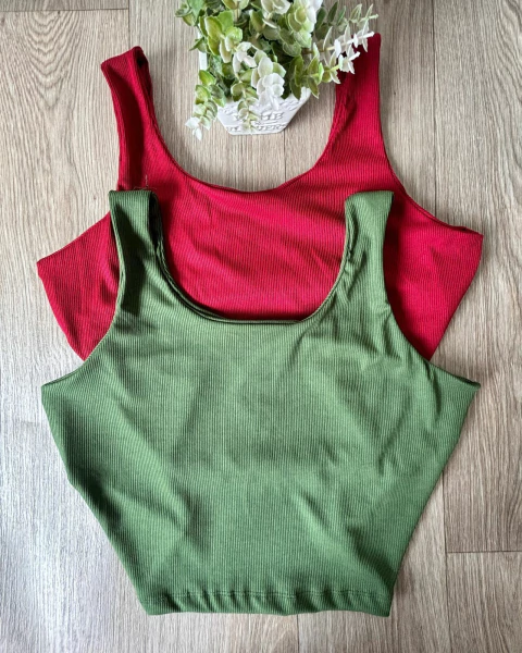 CROPPED PLUS CANELADO PESCOÇO QUADRADO