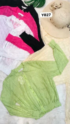 Blusa importada rendada na internet