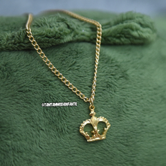 Cordão coroa rei dourado