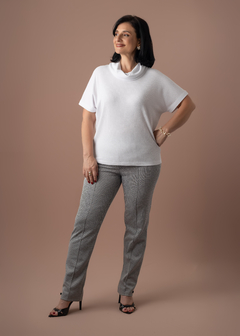 Blusa Lyon na internet