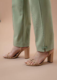 Calça Cleusa verde malva na internet