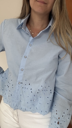 Camisa Magali Celeste IMPORTADA - comprar online