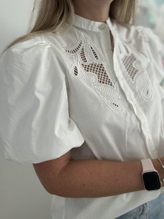 Camisa Sabina Blanca IMPORTADA en internet