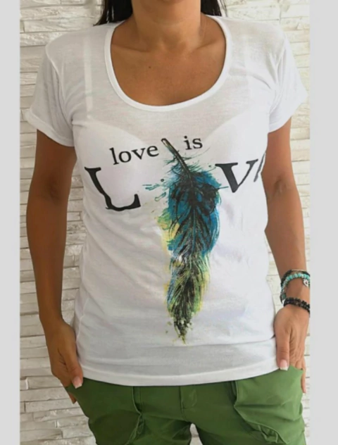 REMERA ESTAMPA LOVE IS EN JERSEY DE ALGODON - comprar online