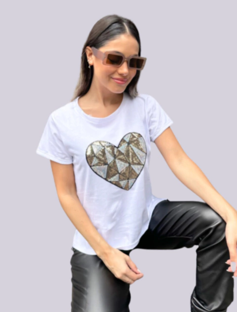 REMERA CORAZON ESPEJADO CON APLIQUE DE LENTEJUELA EN ALGODON SC - comprar online